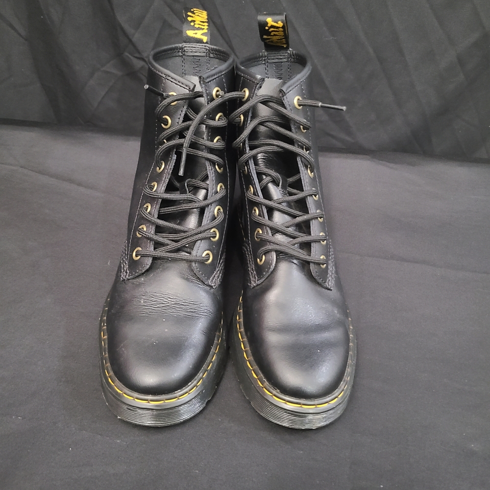 Doc Martens Women's Airwair Zavala Black Lace Up Boot Size US8 Eu39